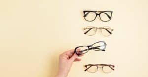 מעבר לתיקון הראיה משקפי ראיה כהצהרה אופנתית וביטוי עצמי